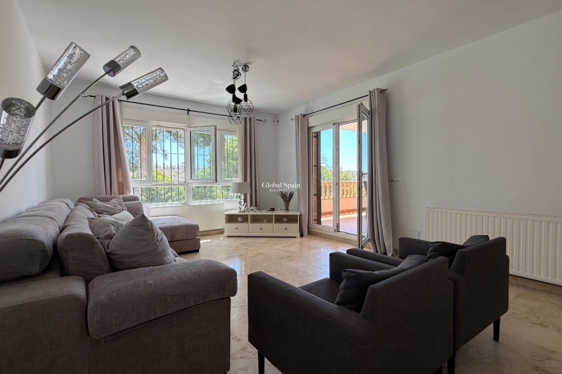 Revente - Maison individuelle -
ORIHUELA - Costa Blanca Sur