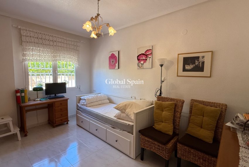 Revente - Maison individuelle -
ORIHUELA COSTA - Costa Blanca Sur