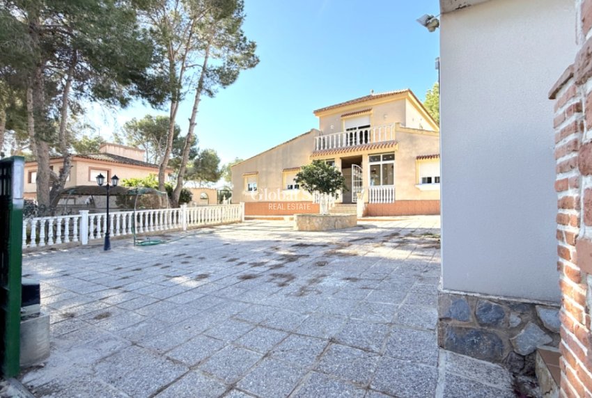Revente - Maison individuelle -
PILAR DE LA HORADADA - Costa Blanca Sur