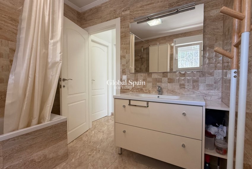 Revente - Maison individuelle -
TORREVIEJA - Costa Blanca Sur