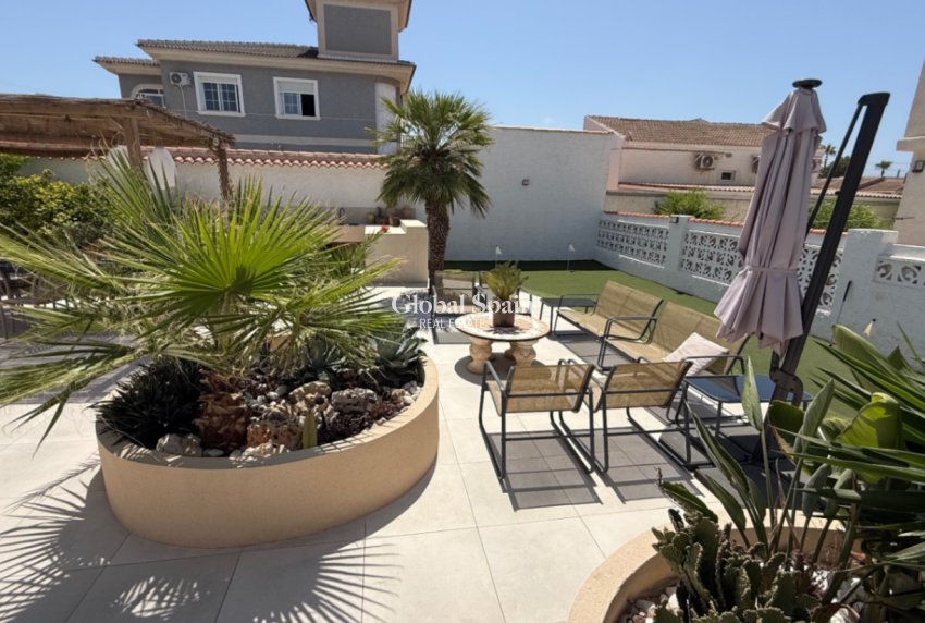 Revente - Maison individuelle -
TORREVIEJA - Costa Blanca Sur