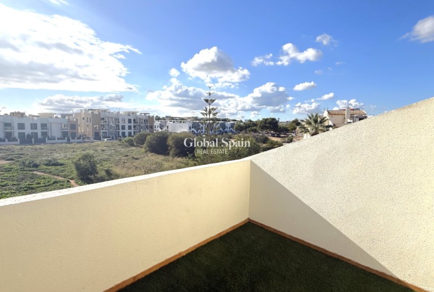 Revente - Maison jumelée -
ORIHUELA - Costa Blanca Sur