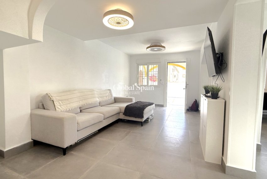 Revente - Maison jumelée -
ORIHUELA - Costa Blanca Sur