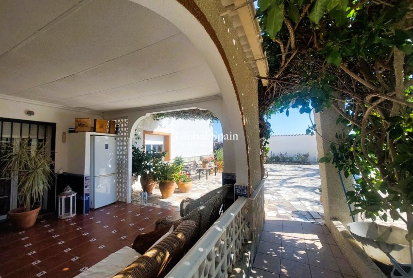 Revente - MAISON -
LA MARINA - Costa Blanca