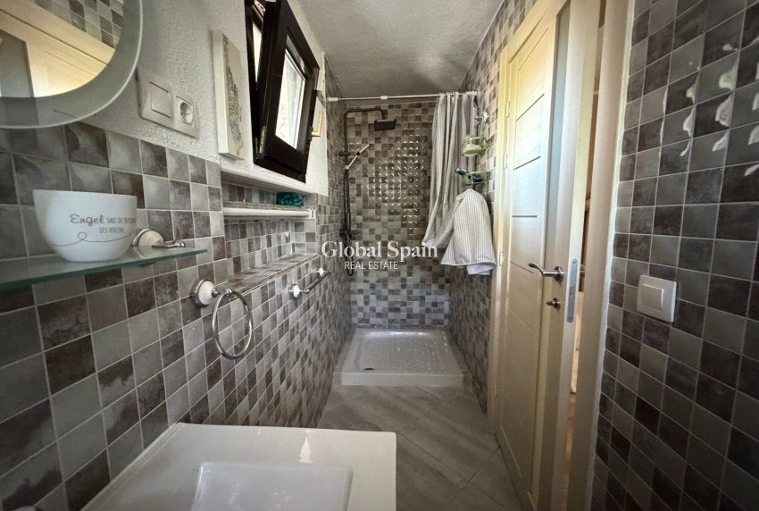 Revente - MAISON -
LA MARINA - Elche / Elx