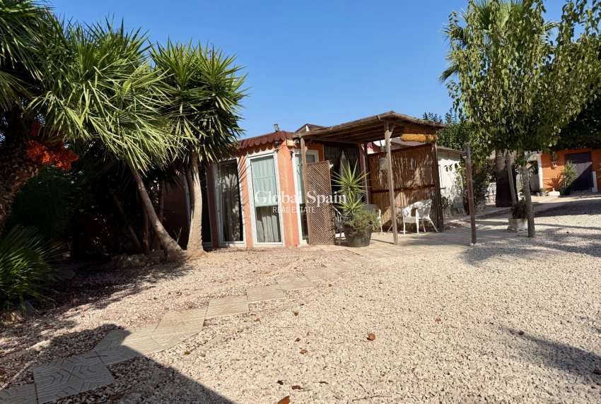 Revente - MAISON -
LA MARINA - Elche / Elx