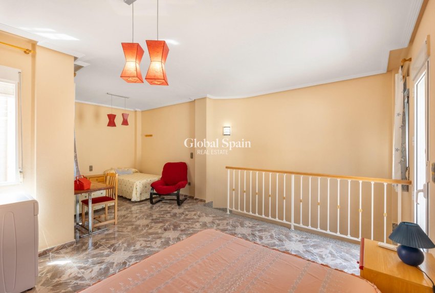 Revente - MAISON -
LOS ALCÁZARES - Centro