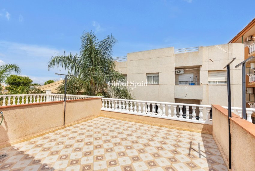 Revente - MAISON -
LOS ALCÁZARES - Centro