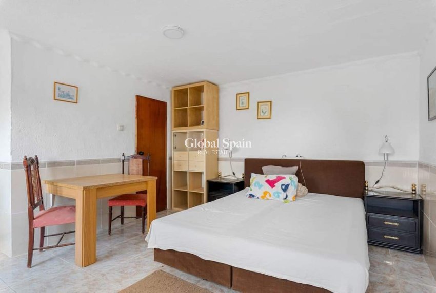 Revente - MAISON -
LOS MONTESINOS - Costa Blanca