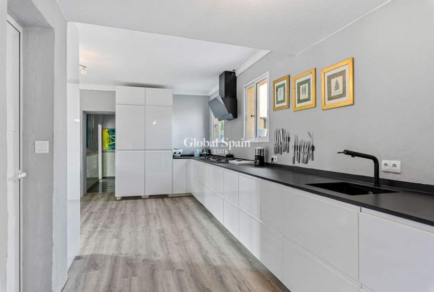 Revente - MAISON -
LOS MONTESINOS - Costa Blanca