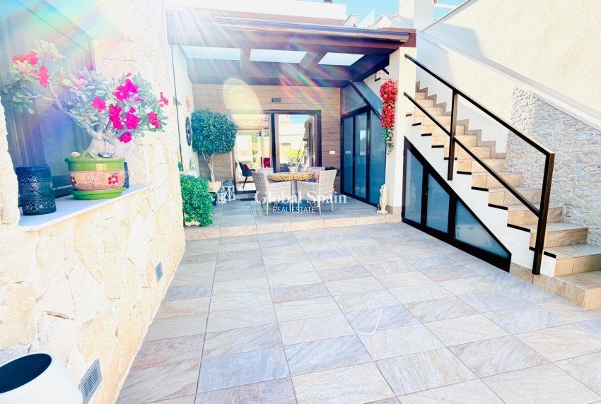 Revente - MAISON -
LOS MONTESINOS - Costa Blanca