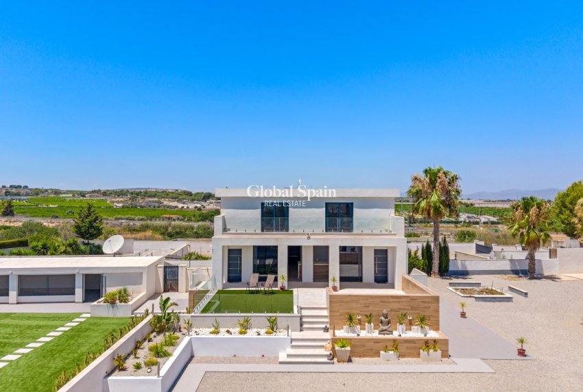 Revente - MAISON -
LOS MONTESINOS - La Herrada