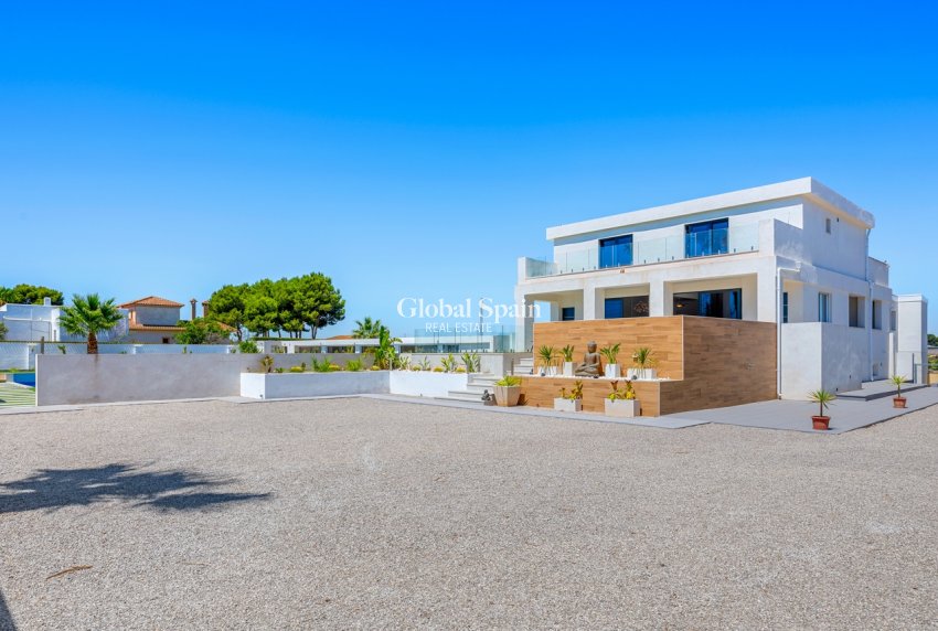 Revente - MAISON -
LOS MONTESINOS - La Herrada