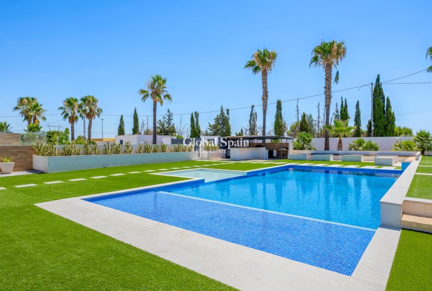 Revente - MAISON -
LOS MONTESINOS - La Herrada