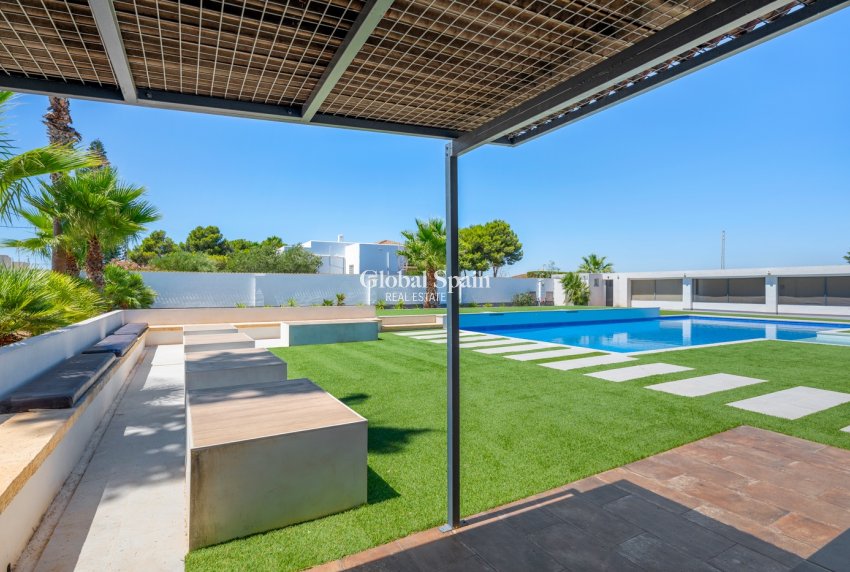Revente - MAISON -
LOS MONTESINOS - La Herrada