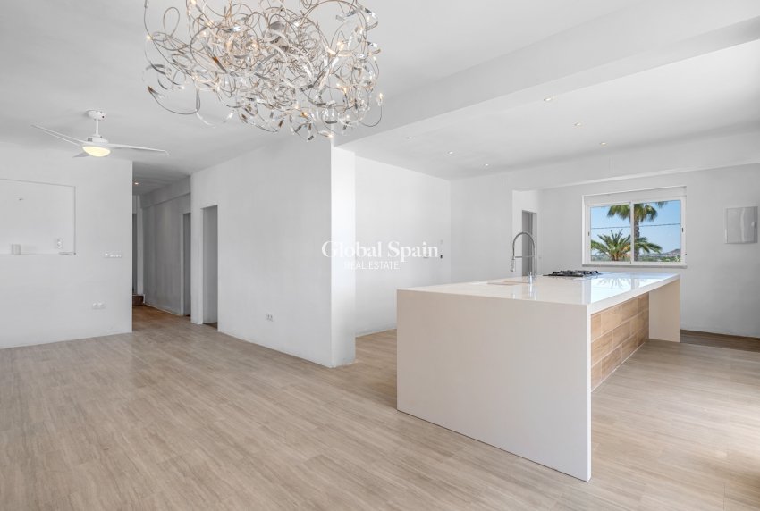 Revente - MAISON -
LOS MONTESINOS - La Herrada