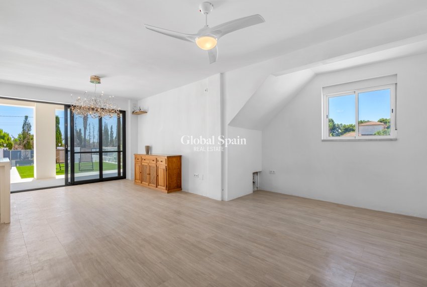 Revente - MAISON -
LOS MONTESINOS - La Herrada