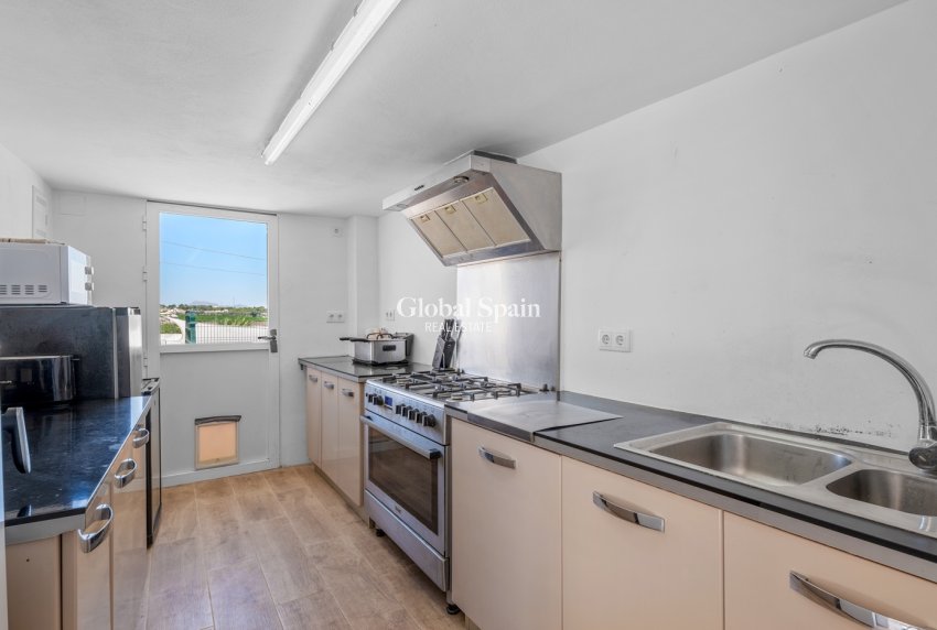 Revente - MAISON -
LOS MONTESINOS - La Herrada