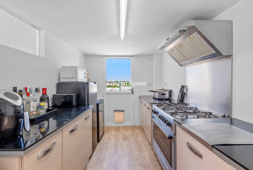 Revente - MAISON -
LOS MONTESINOS - La Herrada