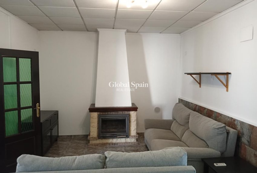 Revente - MAISON -
LOS MONTESINOS - PUEBLO CENTRO