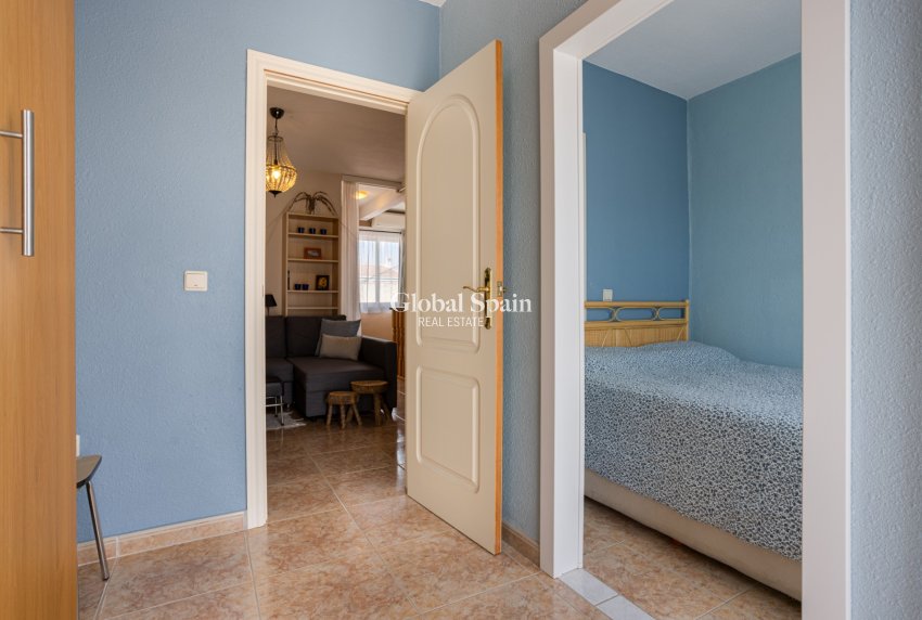 Revente - Maison mitoyenne / Maison de ville -
TORREVIEJA - La Siesta