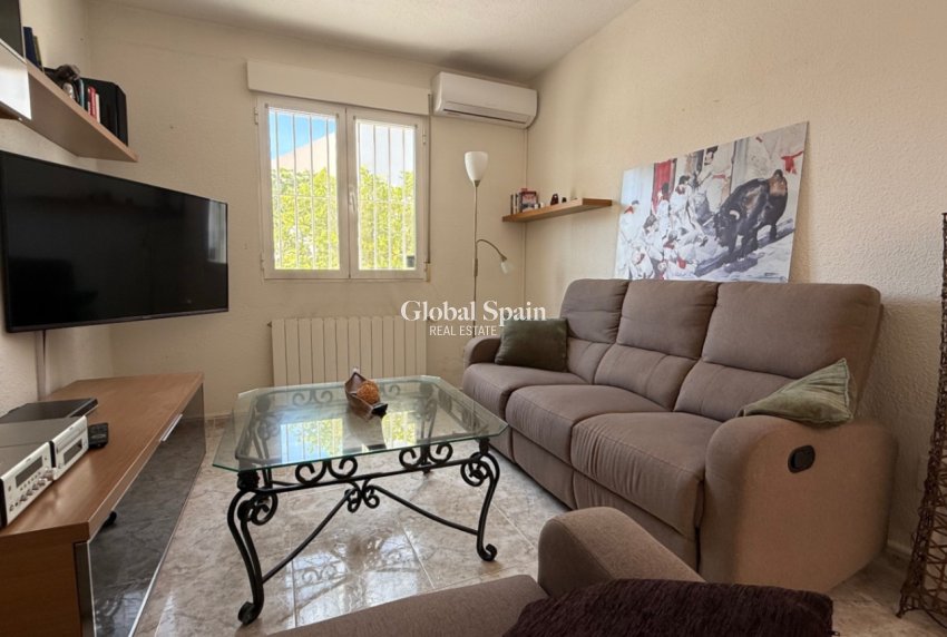 Revente - Maison mitoyenne -
TORREVIEJA - Costa Blanca Sur