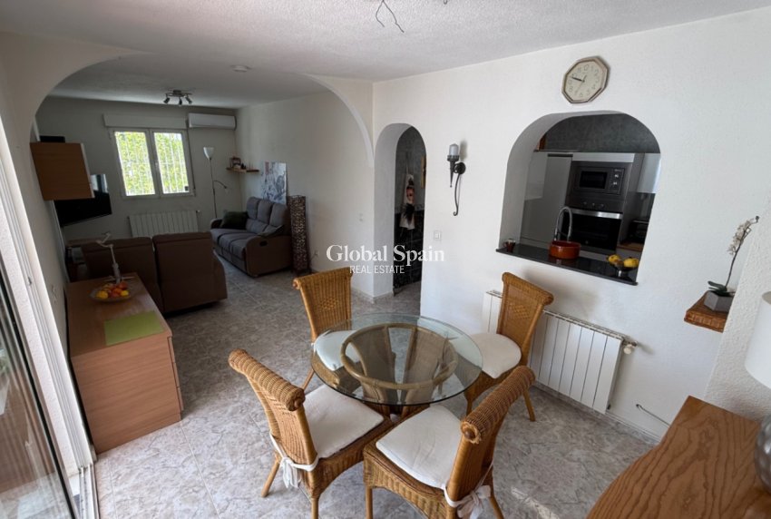 Revente - Maison mitoyenne -
TORREVIEJA - Costa Blanca Sur