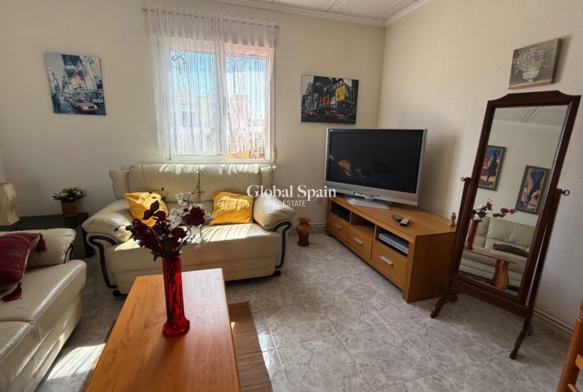 Revente - Maison mitoyenne -
TORREVIEJA - Costa Blanca Sur