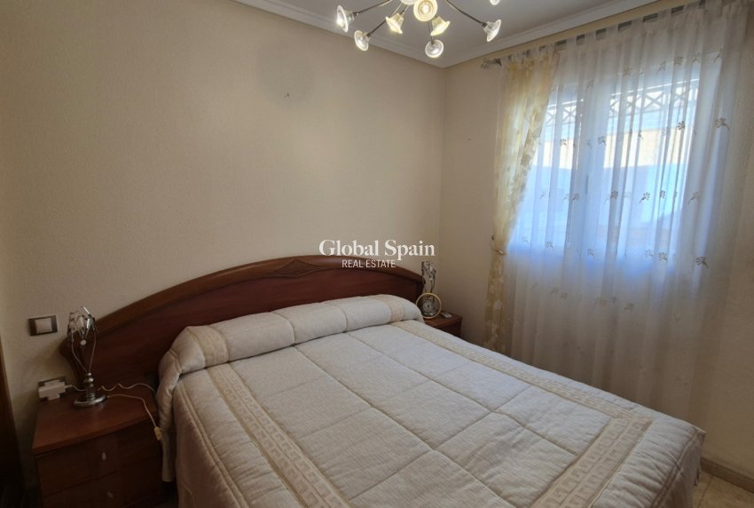 Revente - Maison mitoyenne -
TORREVIEJA - Costa Blanca Sur