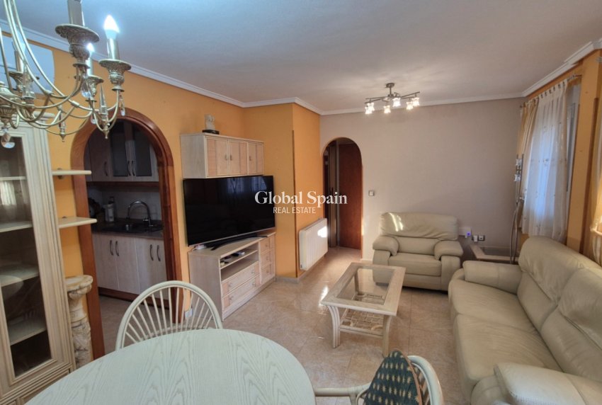 Revente - Maison mitoyenne -
TORREVIEJA - Costa Blanca Sur