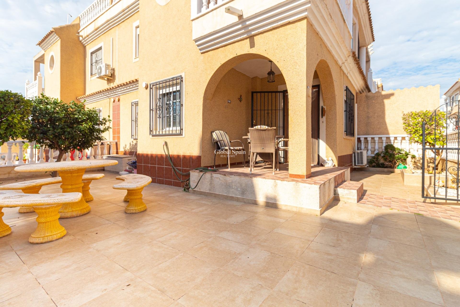 Revente - Maison -
ORIHUELA COSTA - CABO ROIG