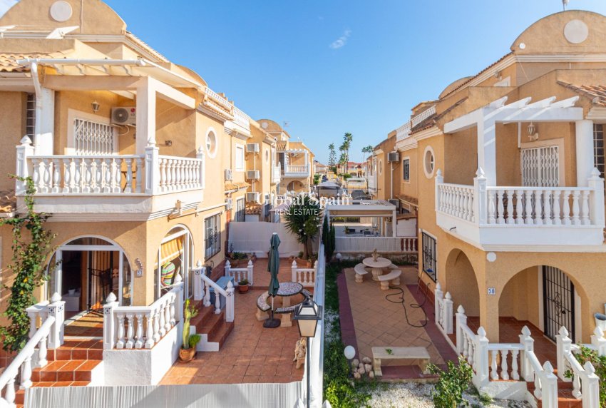 Revente - Maison -
ORIHUELA COSTA - CABO ROIG