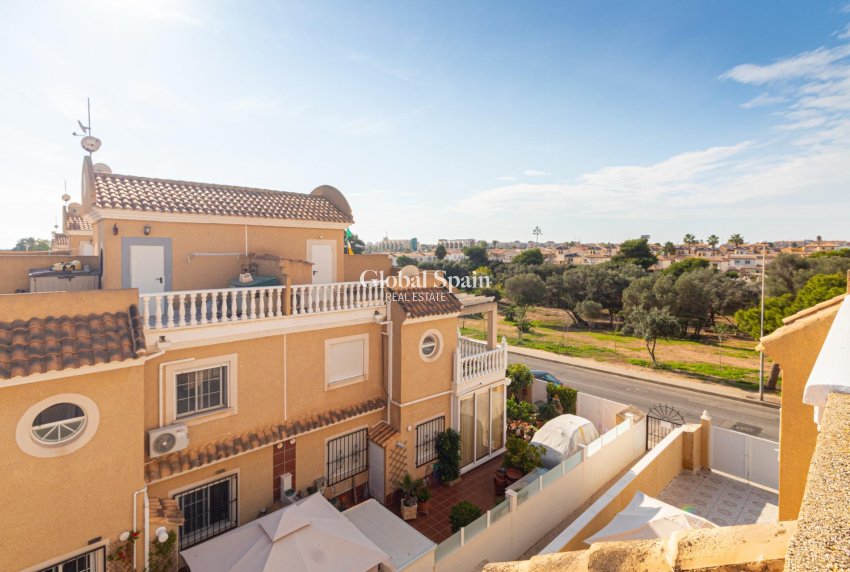 Revente - Maison -
ORIHUELA COSTA - CABO ROIG