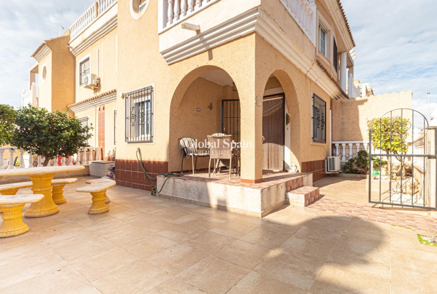 Revente - Maison -
ORIHUELA COSTA - CABO ROIG