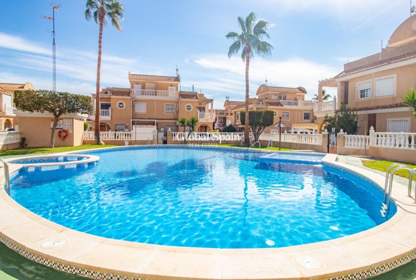 Revente - Maison -
ORIHUELA COSTA - CABO ROIG