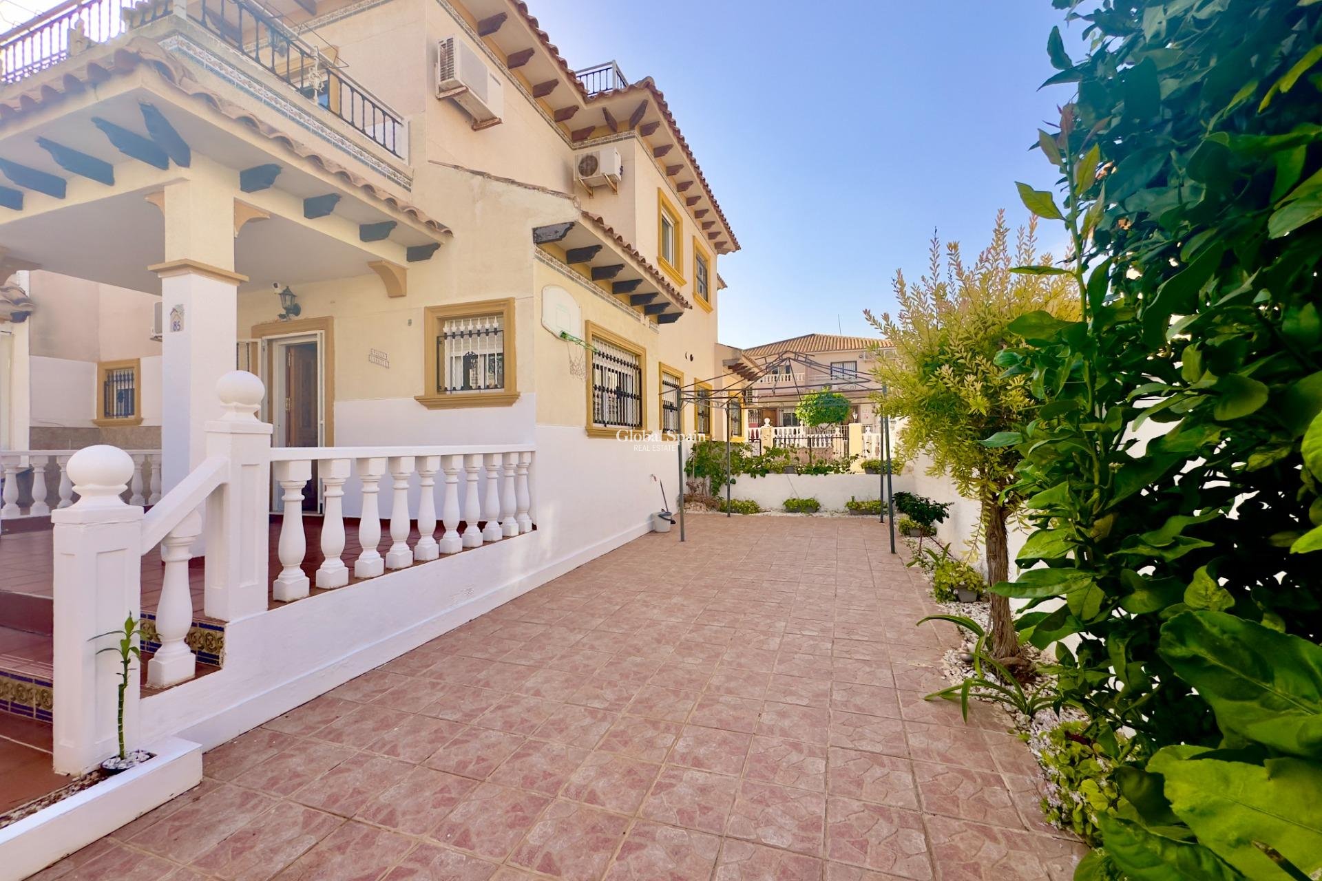 Revente - Maison -
ORIHUELA COSTA - CABO ROIG