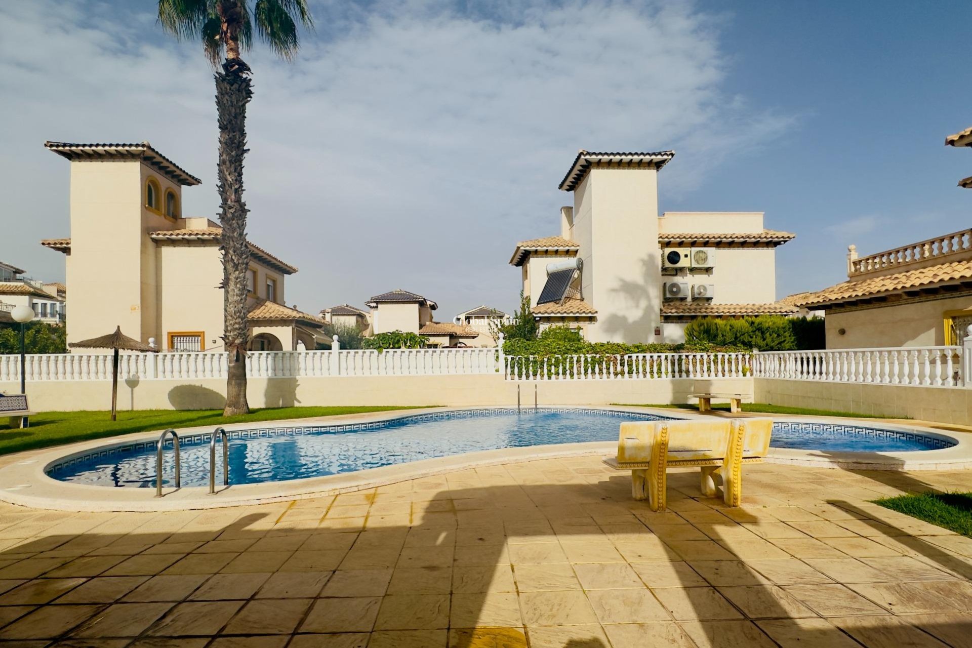 Revente - Maison -
ORIHUELA COSTA - CABO ROIG