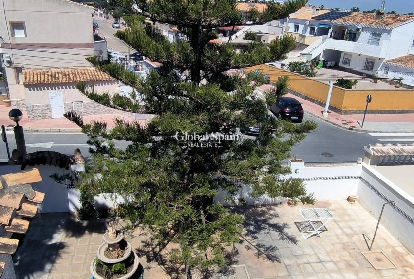 Revente - MAISON -
ORIHUELA COSTA - CABO ROIG