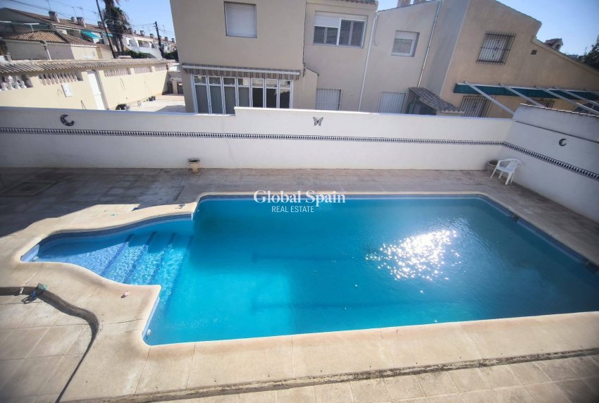 Revente - MAISON -
ORIHUELA COSTA - CABO ROIG