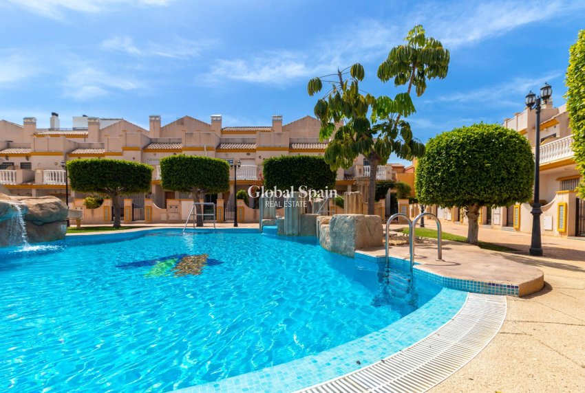 Revente - Maison -
ORIHUELA COSTA - CABO ROIG