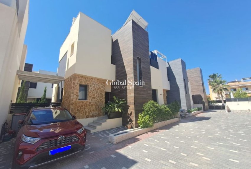 Revente - MAISON -
ORIHUELA COSTA - Costa Blanca