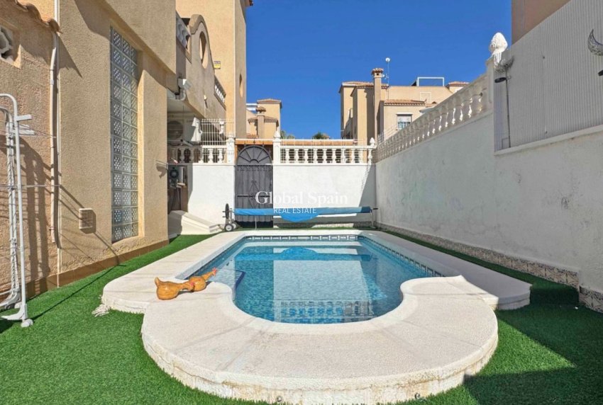 Revente - MAISON -
ORIHUELA COSTA - Costa Blanca