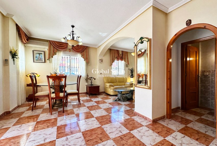 Revente - MAISON -
ORIHUELA COSTA - Costa Blanca
