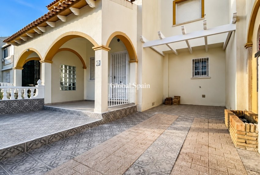 Revente - MAISON -
ORIHUELA COSTA - Costa Blanca