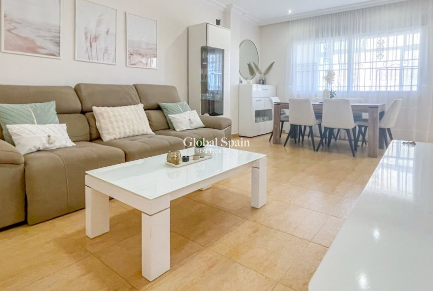 Revente - MAISON -
ORIHUELA COSTA - Costa Blanca