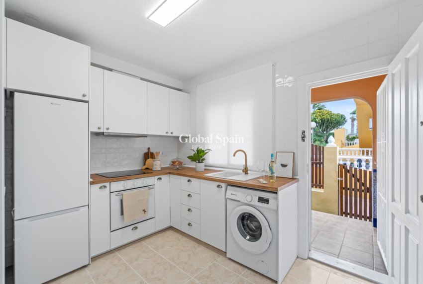 Revente - MAISON -
ORIHUELA COSTA - Inland