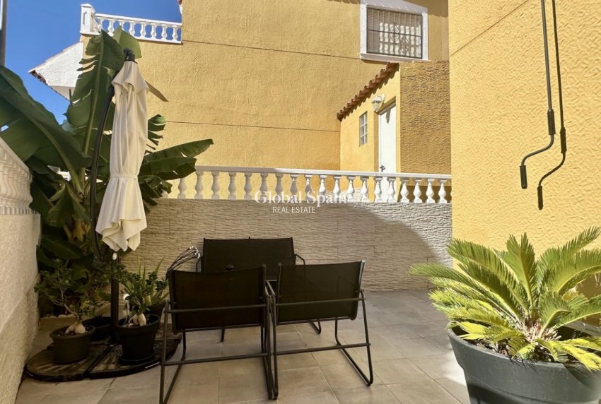 Revente - MAISON -
ORIHUELA COSTA - La Florida