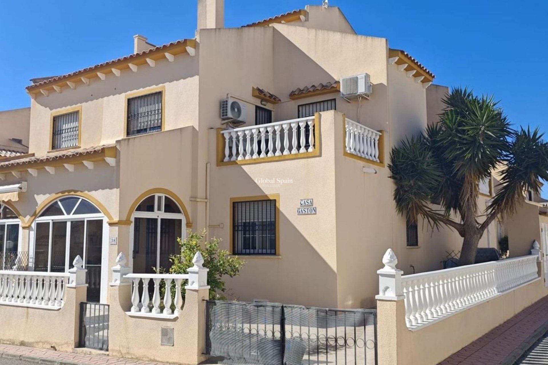 Revente - MAISON -
ORIHUELA COSTA - La Florida