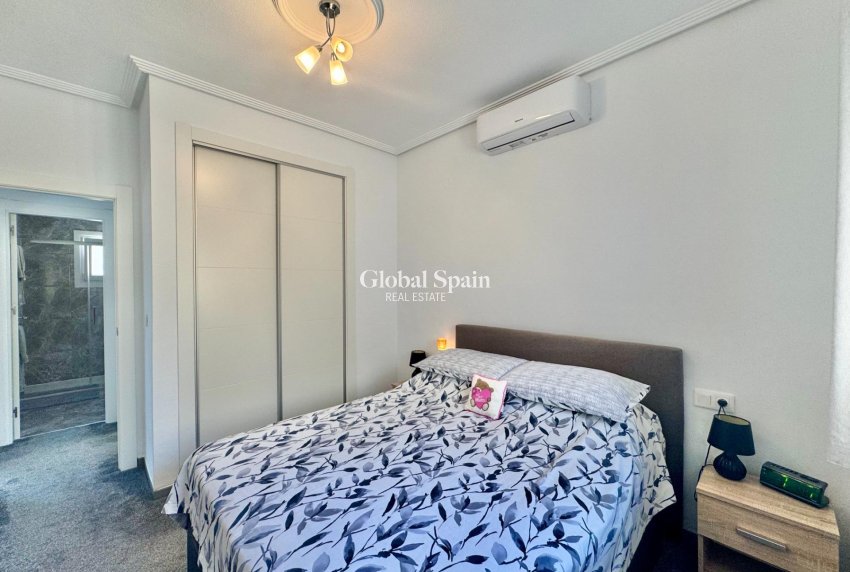 Revente - MAISON -
ORIHUELA COSTA - La Florida