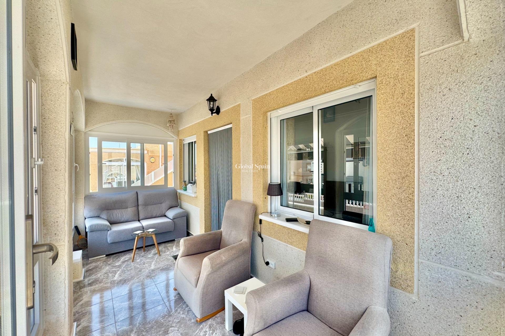 Revente - MAISON -
ORIHUELA COSTA - La Florida
